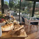 Bed & Breakfast Les Fleurs Du Mont Caux