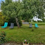 Les Fleurs Du Mont Bed & Breakfast 3*