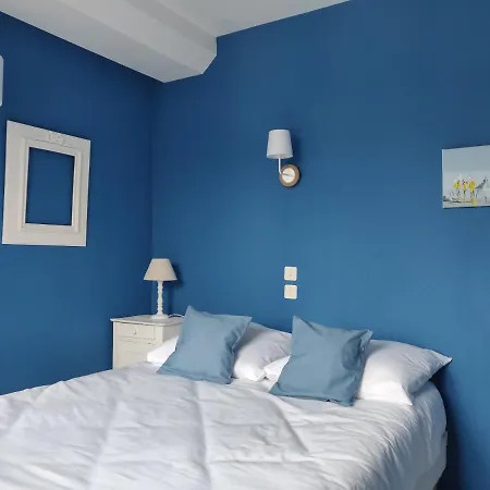 Les Fleurs Du Mont Bed & Breakfast 3*