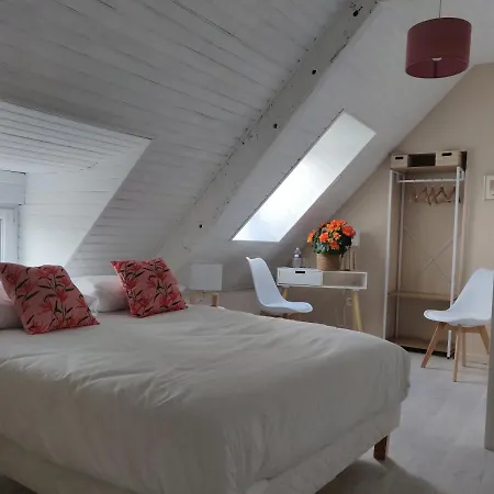 Les Fleurs Du Mont Bed and Breakfast 3*